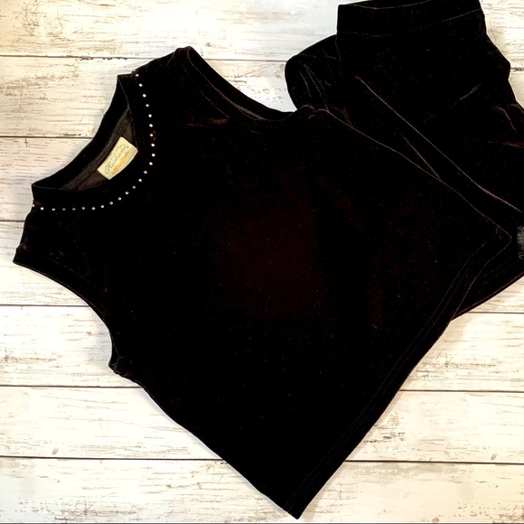 Heirlooms velvet set. - Picture 1 of 6